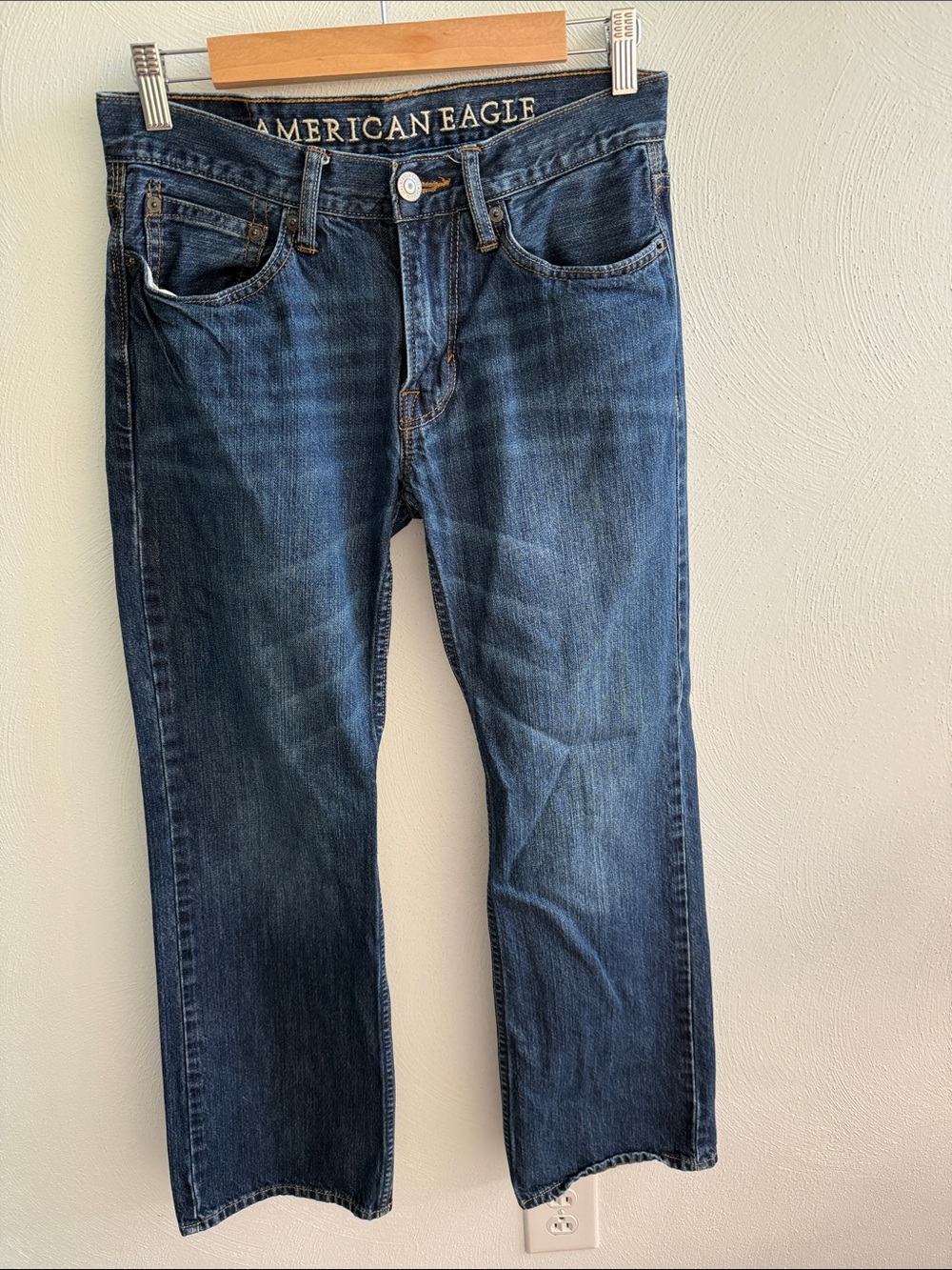 American Eagle Outfitters 28x30 Men’s Dark wash Boot Fit Jeans